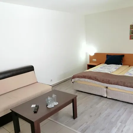 Lila Penzion 3*
