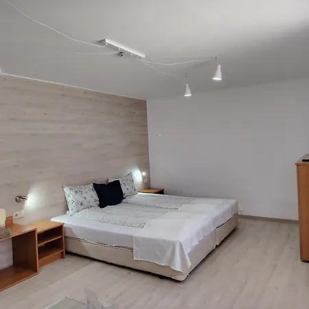 Lila Penzion 3*